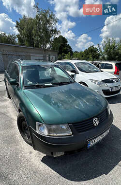 Універсал Volkswagen Passat 1999 в Полонному