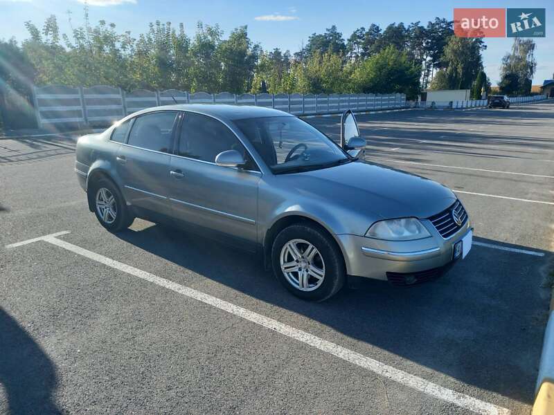 Седан Volkswagen Passat 2004 в Киеве