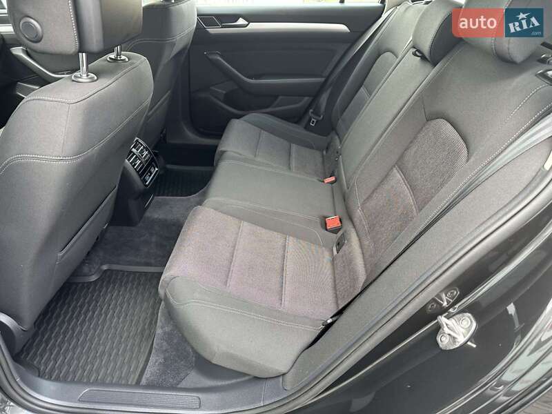 Универсал Volkswagen Passat 2017 в Львове