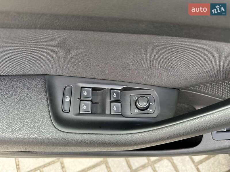 Универсал Volkswagen Passat 2017 в Львове