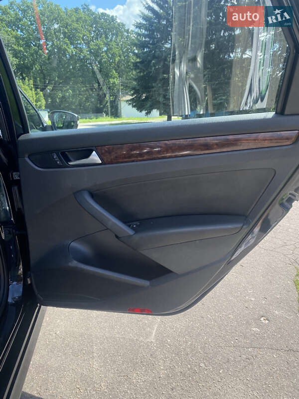 Седан Volkswagen Passat 2012 в Умани