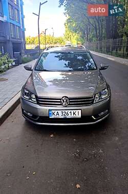 Універсал Volkswagen Passat 2012 в Чернігові