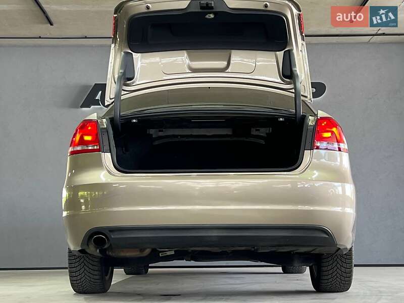 Седан Volkswagen Passat 2014 в Одесі