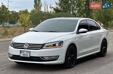 Седан Volkswagen Passat 2011 в Днепре