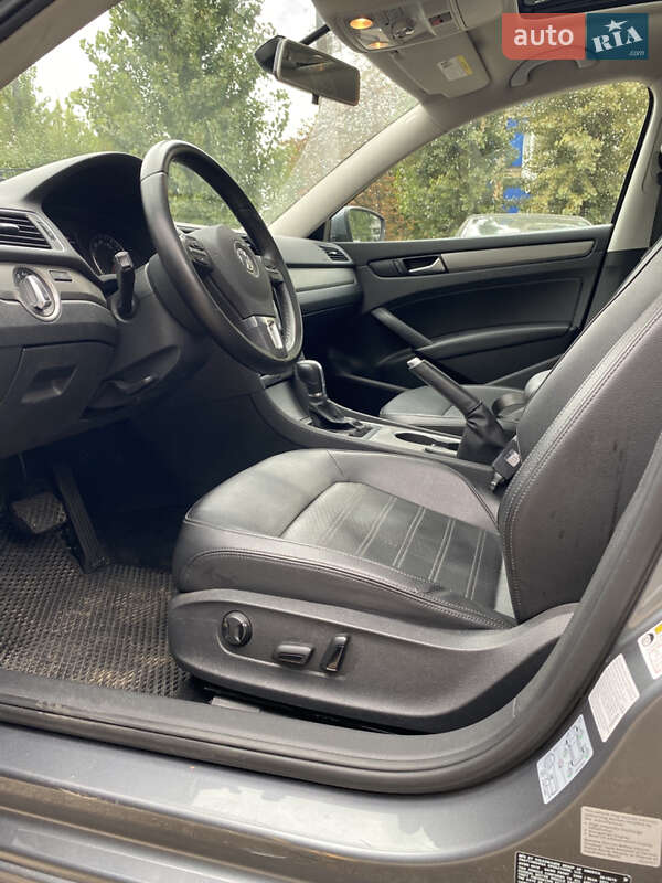 Седан Volkswagen Passat 2015 в Киеве
