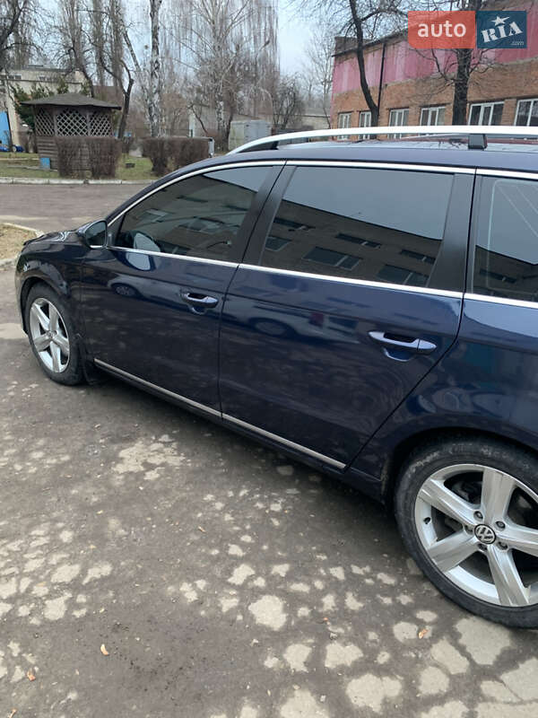 Універсал Volkswagen Passat 2012 в Луцьку