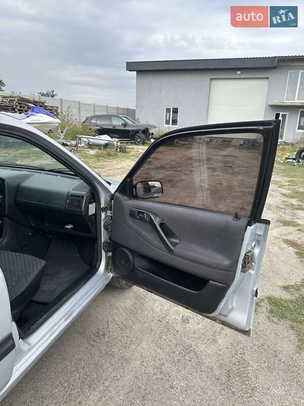 Универсал Volkswagen Passat 1996 в Вышгороде