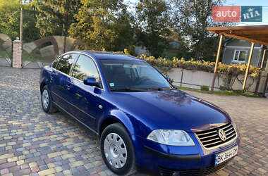 Седан Volkswagen Passat 2002 в Чернівцях