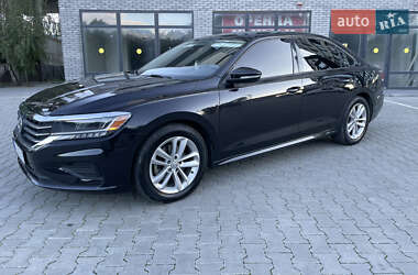 Седан Volkswagen Passat 2020 в Хмельницькому