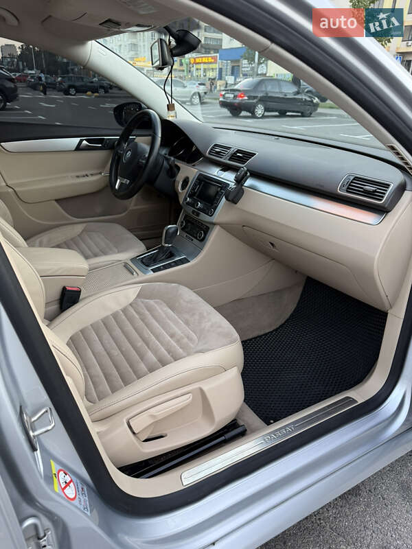 Универсал Volkswagen Passat 2011 в Киеве