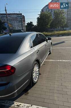 Седан Volkswagen Passat 2016 в 