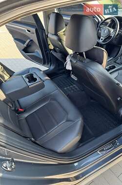 Седан Volkswagen Passat 2016 в 