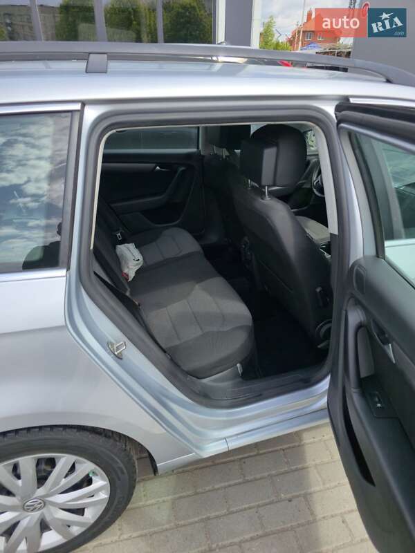 Универсал Volkswagen Passat 2012 в Нововолынске