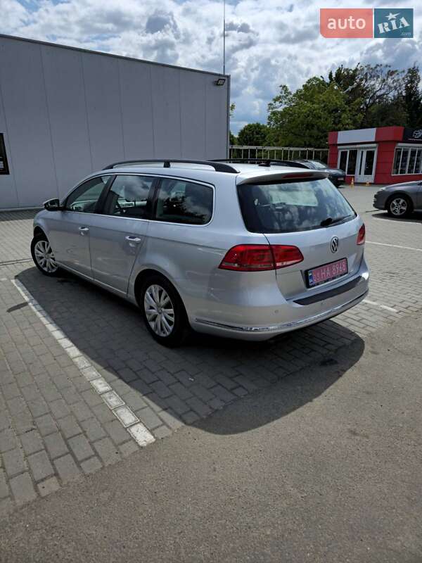 Универсал Volkswagen Passat 2012 в Нововолынске