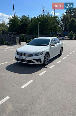 Седан Volkswagen Passat 2016 в Немирові