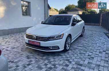 Седан Volkswagen Passat 2016 в Немирове