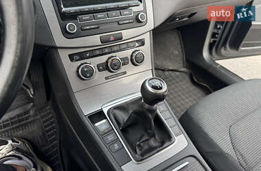 Универсал Volkswagen Passat 2012 в 