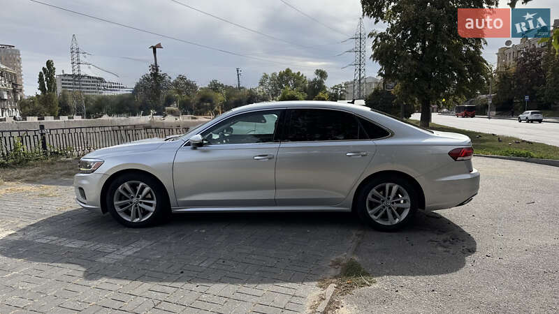 Седан Volkswagen Passat 2020 в Харькове