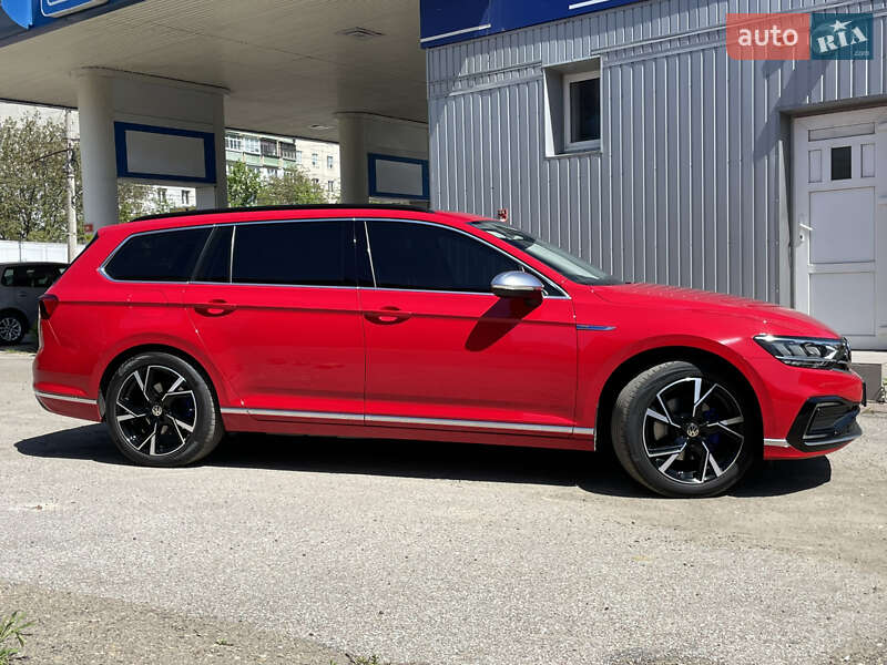 Универсал Volkswagen Passat 2020 в Черновцах