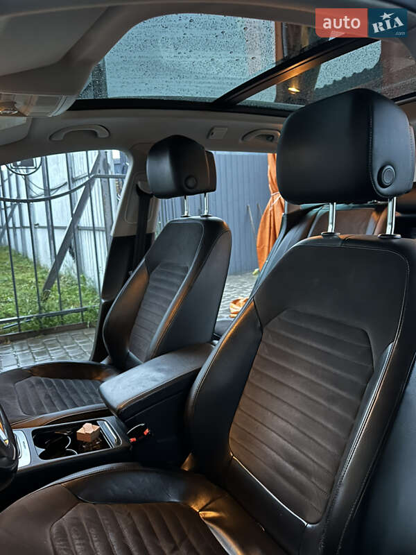 Універсал Volkswagen Passat 2010 в Харкові