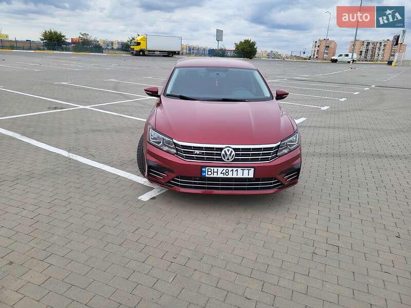 Седан Volkswagen Passat 2018 в Одессе