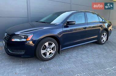 Седан Volkswagen Passat 2014 в Киеве