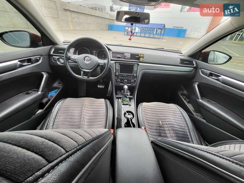 Седан Volkswagen Passat 2018 в Одессе