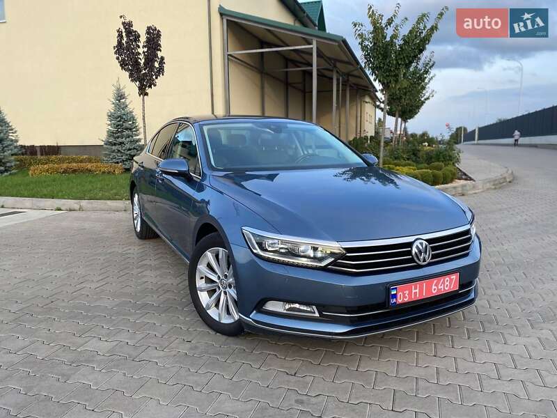 Седан Volkswagen Passat 2015 в Луцке
