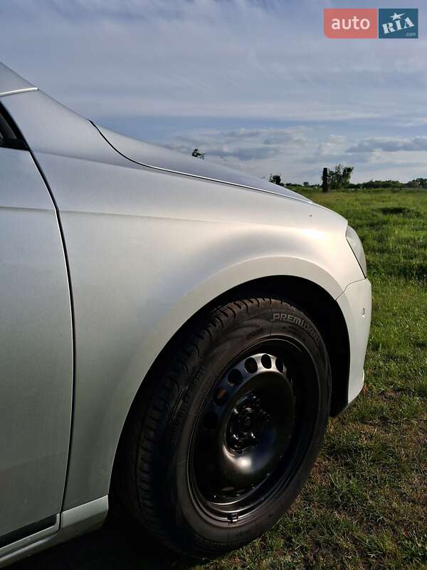 Універсал Volkswagen Passat 2011 в Києві фото 38 Універсал Volkswagen Passat 2011 в Києві