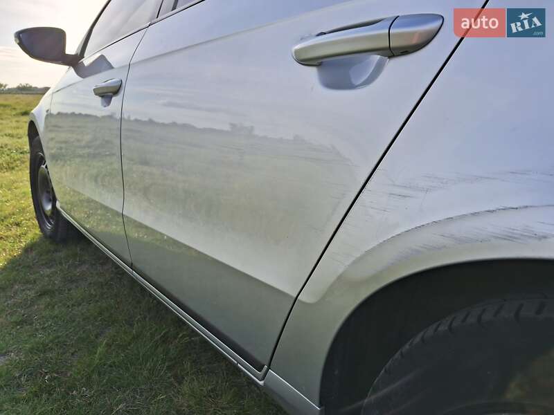 Універсал Volkswagen Passat 2011 в Києві фото 43 Універсал Volkswagen Passat 2011 в Києві