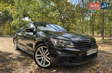 Седан Volkswagen Passat 2016 в Киеве