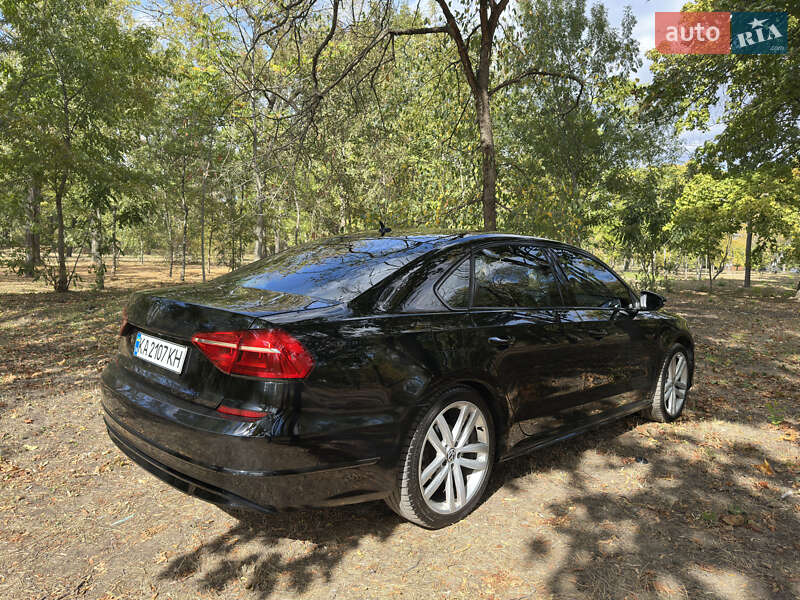 Седан Volkswagen Passat 2016 в Києві