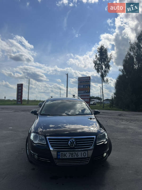 Универсал Volkswagen Passat 2008 в Ровно