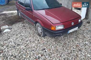 Универсал Volkswagen Passat 1990 в Городенке