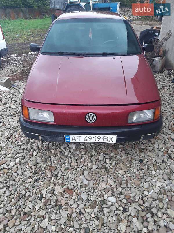 Универсал Volkswagen Passat 1990 в Городенке