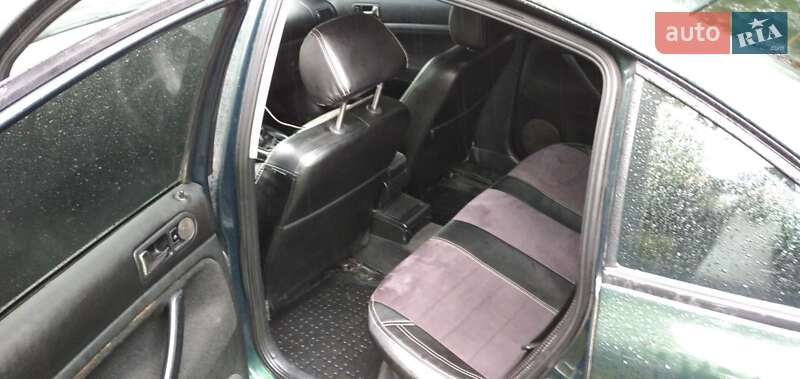 Седан Volkswagen Passat 1997 в Костополе