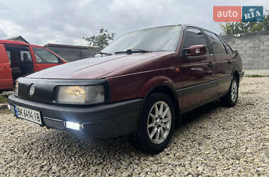 Седан Volkswagen Passat 1992 в Кременце