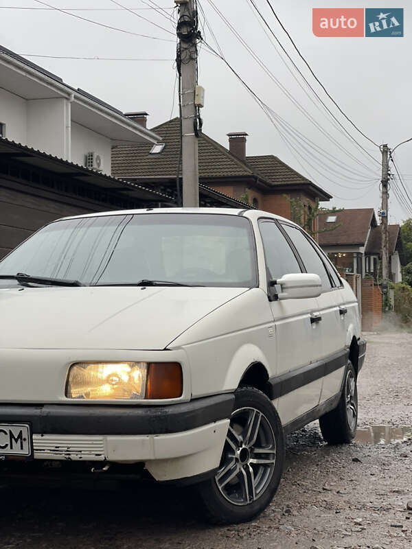 Седан Volkswagen Passat 1988 в Киеве