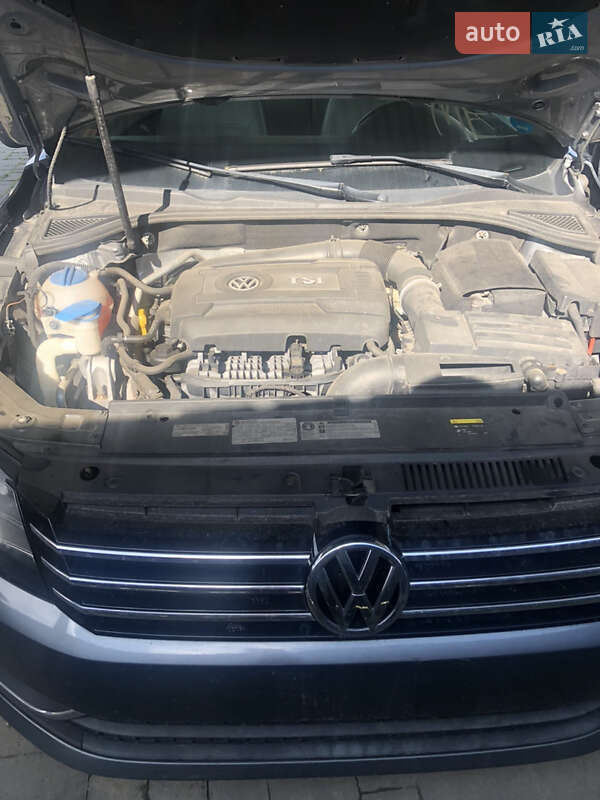Седан Volkswagen Passat 2015 в Луцке