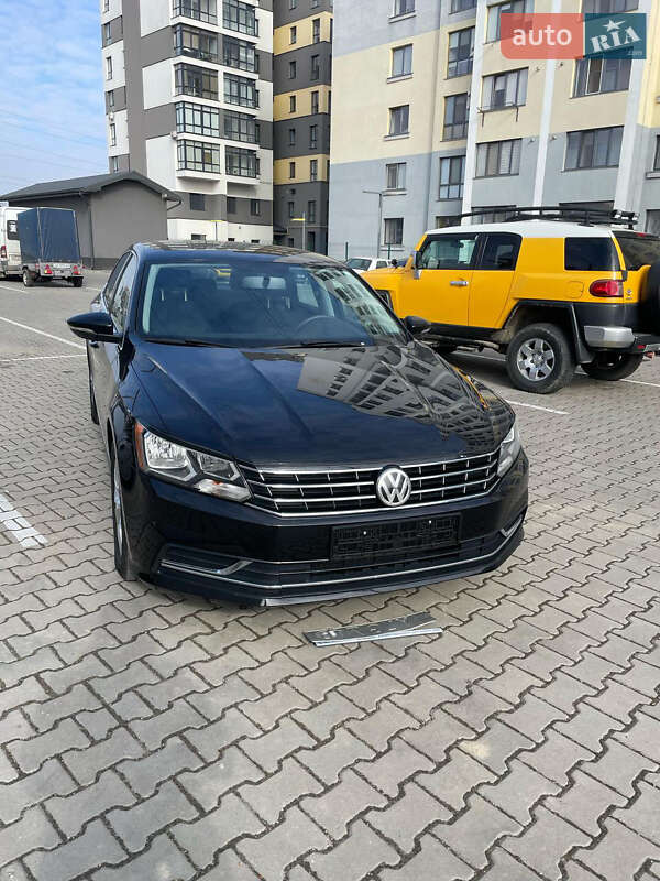 Седан Volkswagen Passat 2016 в Ивано-Франковске