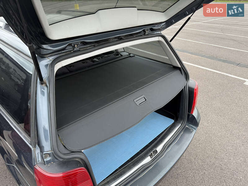 Універсал Volkswagen Passat 2000 в Рівному