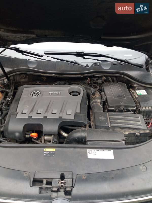 Універсал Volkswagen Passat 2012 в Хусті