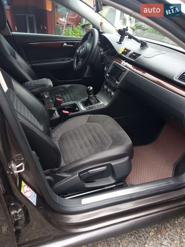 Універсал Volkswagen Passat 2012 в Хусті
