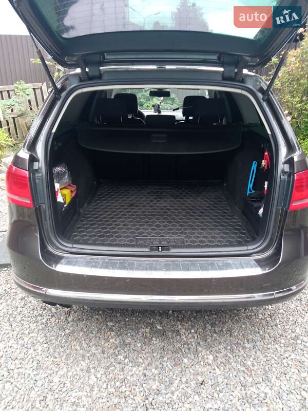 Універсал Volkswagen Passat 2012 в Хусті