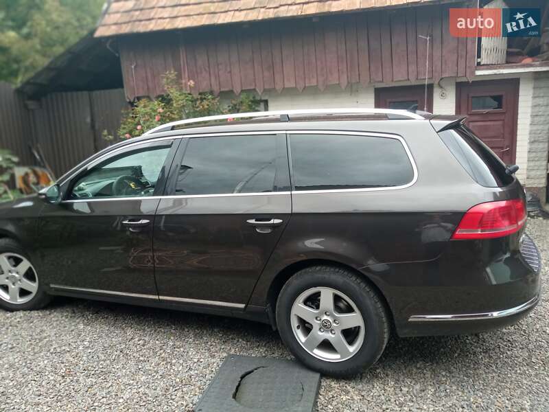 Універсал Volkswagen Passat 2012 в Хусті
