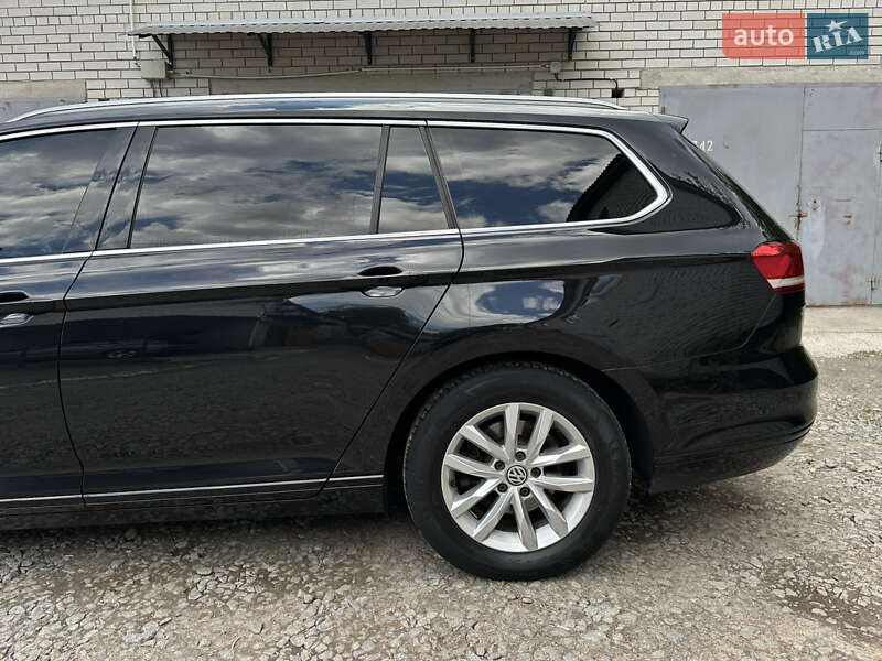 Универсал Volkswagen Passat 2016 в Житомире фото 14 Универсал Volkswagen Passat 2016 в Житомире