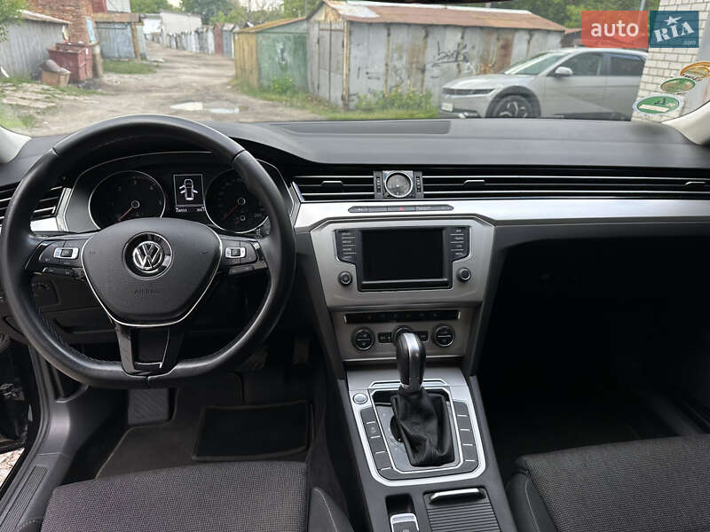 Универсал Volkswagen Passat 2016 в Житомире фото 24 Универсал Volkswagen Passat 2016 в Житомире