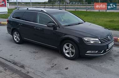Универсал Volkswagen Passat 2011 в Дубно