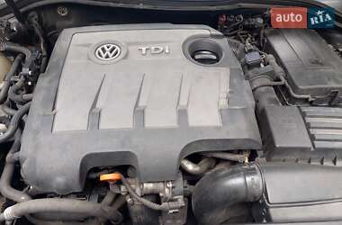Универсал Volkswagen Passat 2012 в 