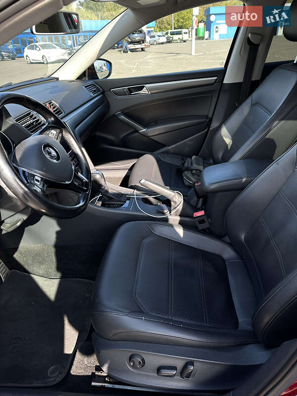 Седан Volkswagen Passat 2016 в Києві